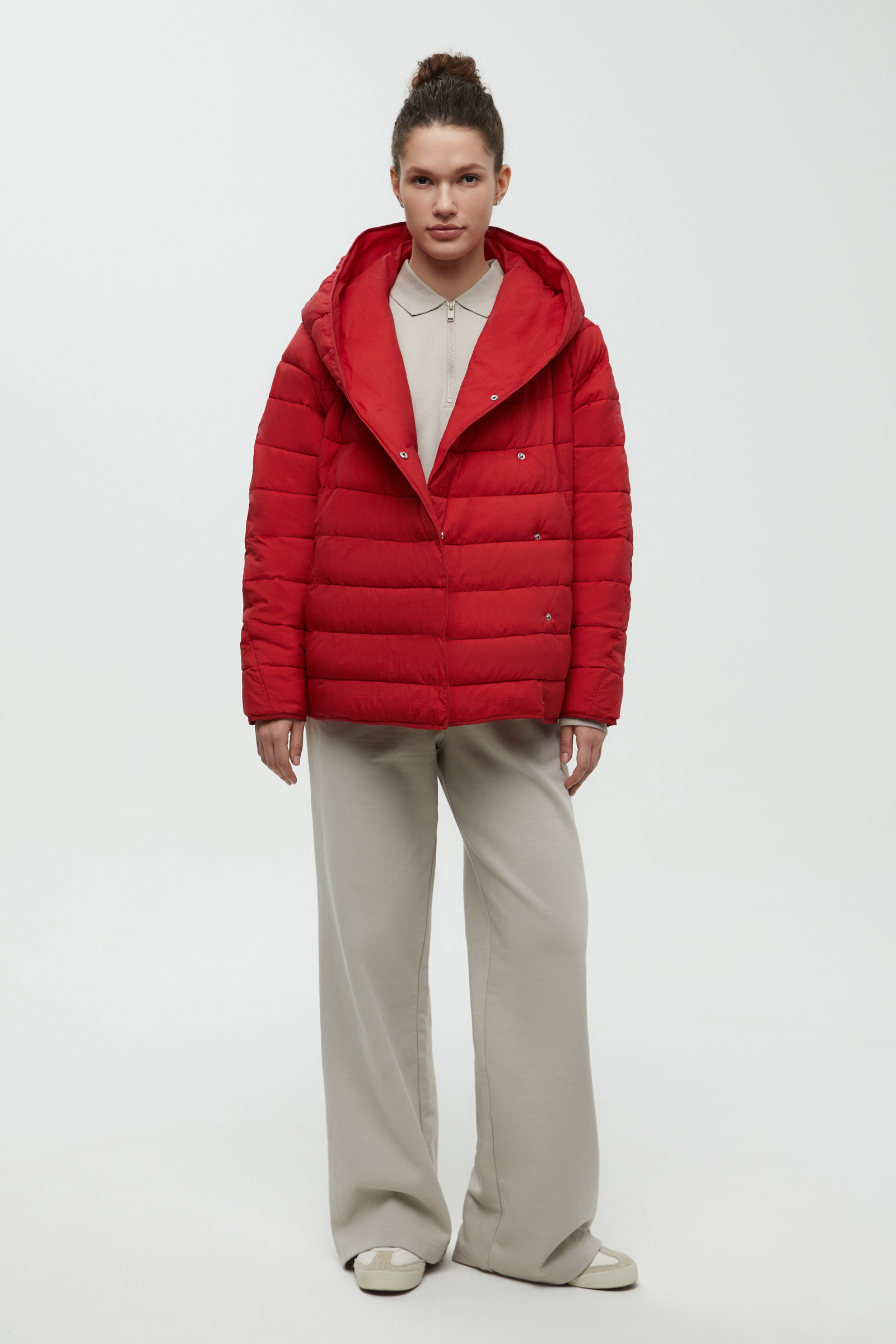 Утепленная куртка с капюшоном и рукавом реглан