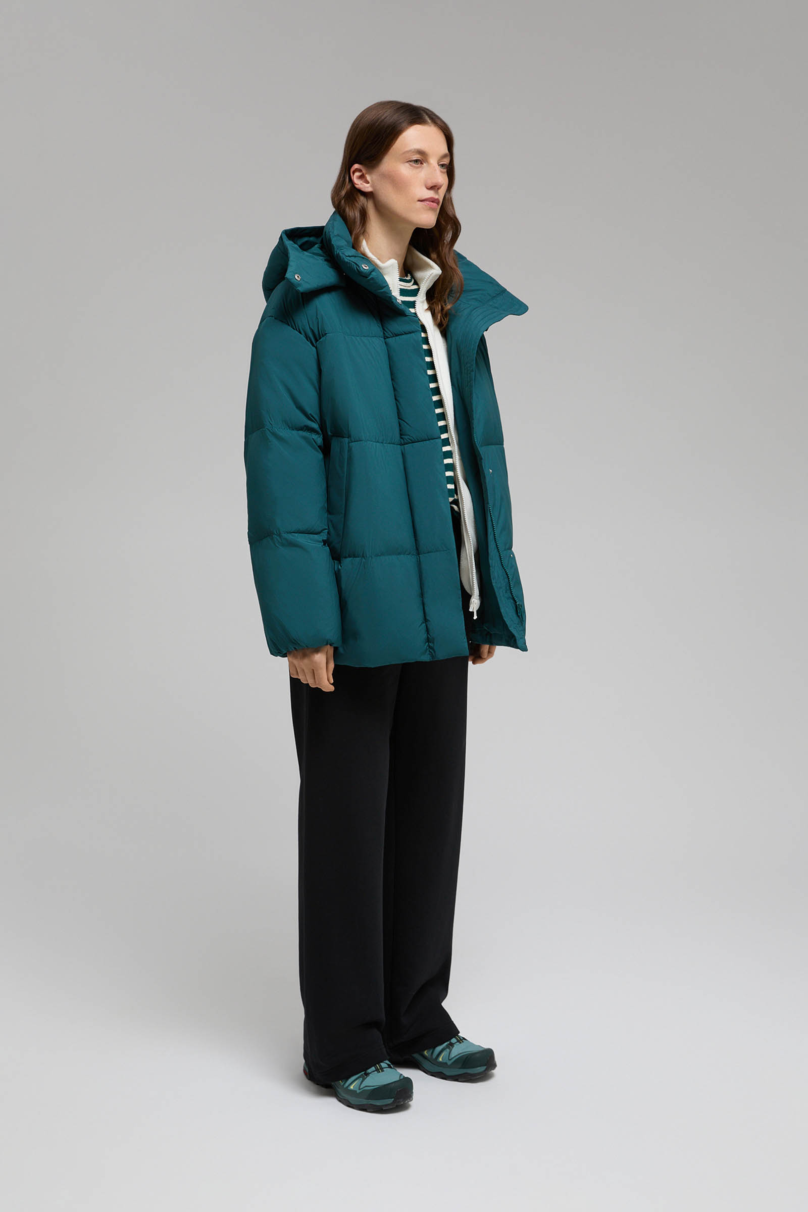 Стеганая куртка с капюшоном