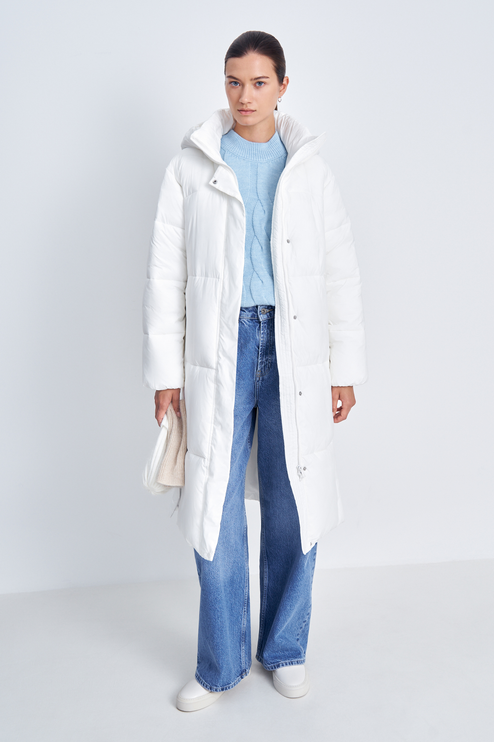 Утепленное пальто прямого кроя