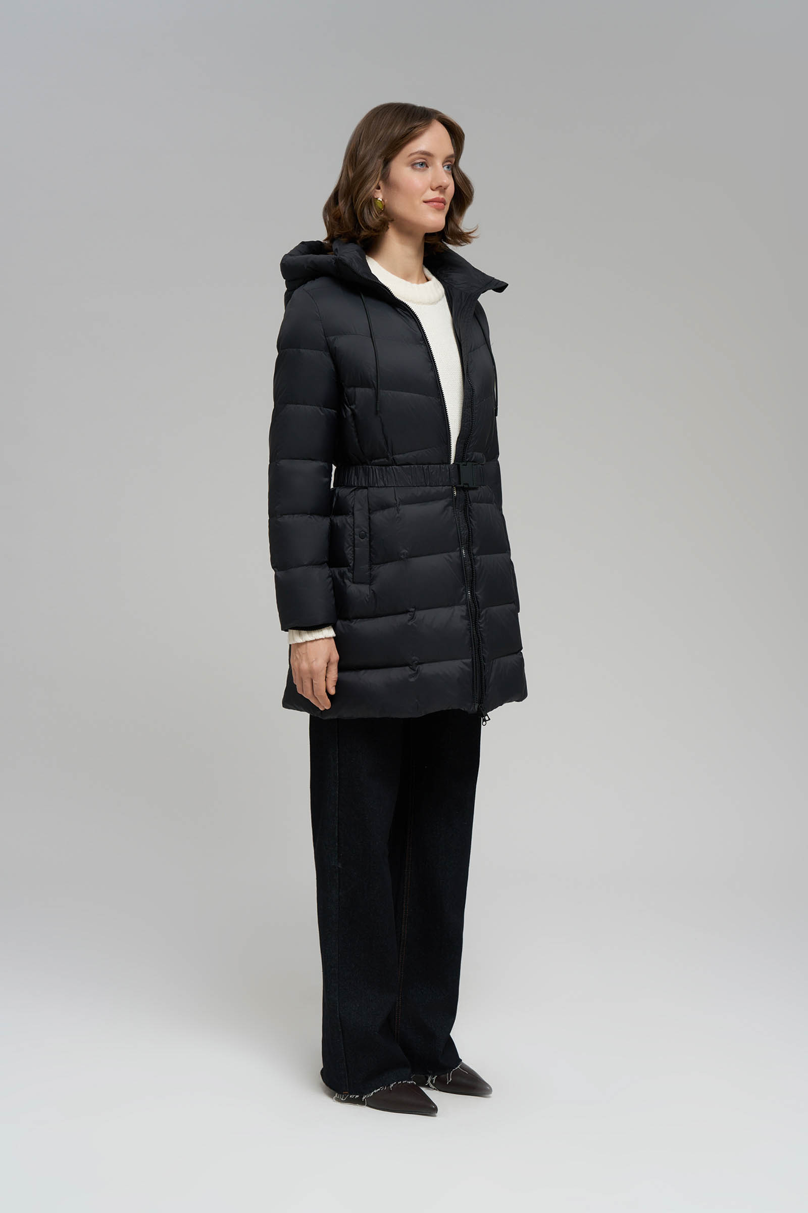 Пуховое полупальто с поясом приталенного силуэта