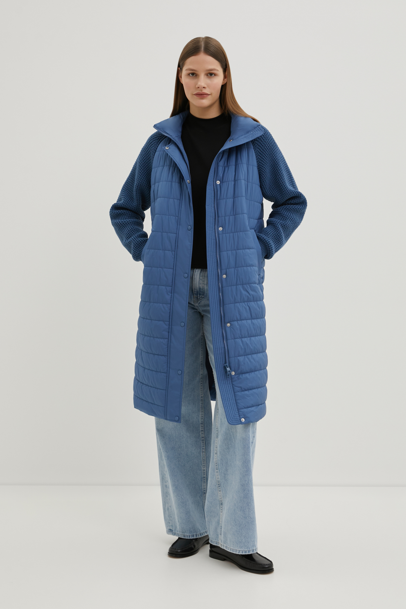 Утепленное полупальто с вязаными рукавами