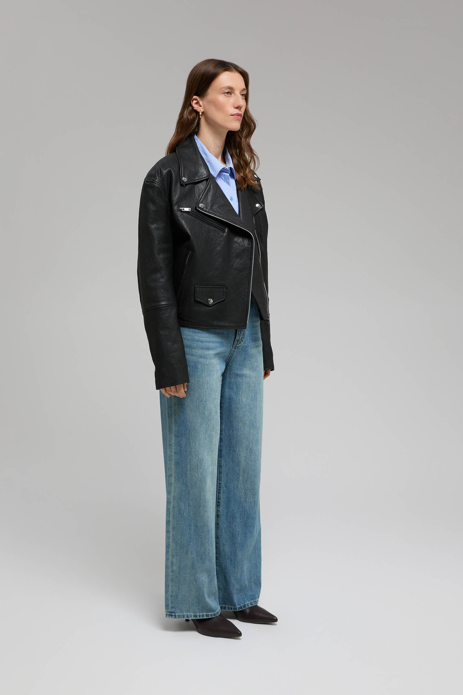 Утепленная кожаная куртка-косуха свободного кроя