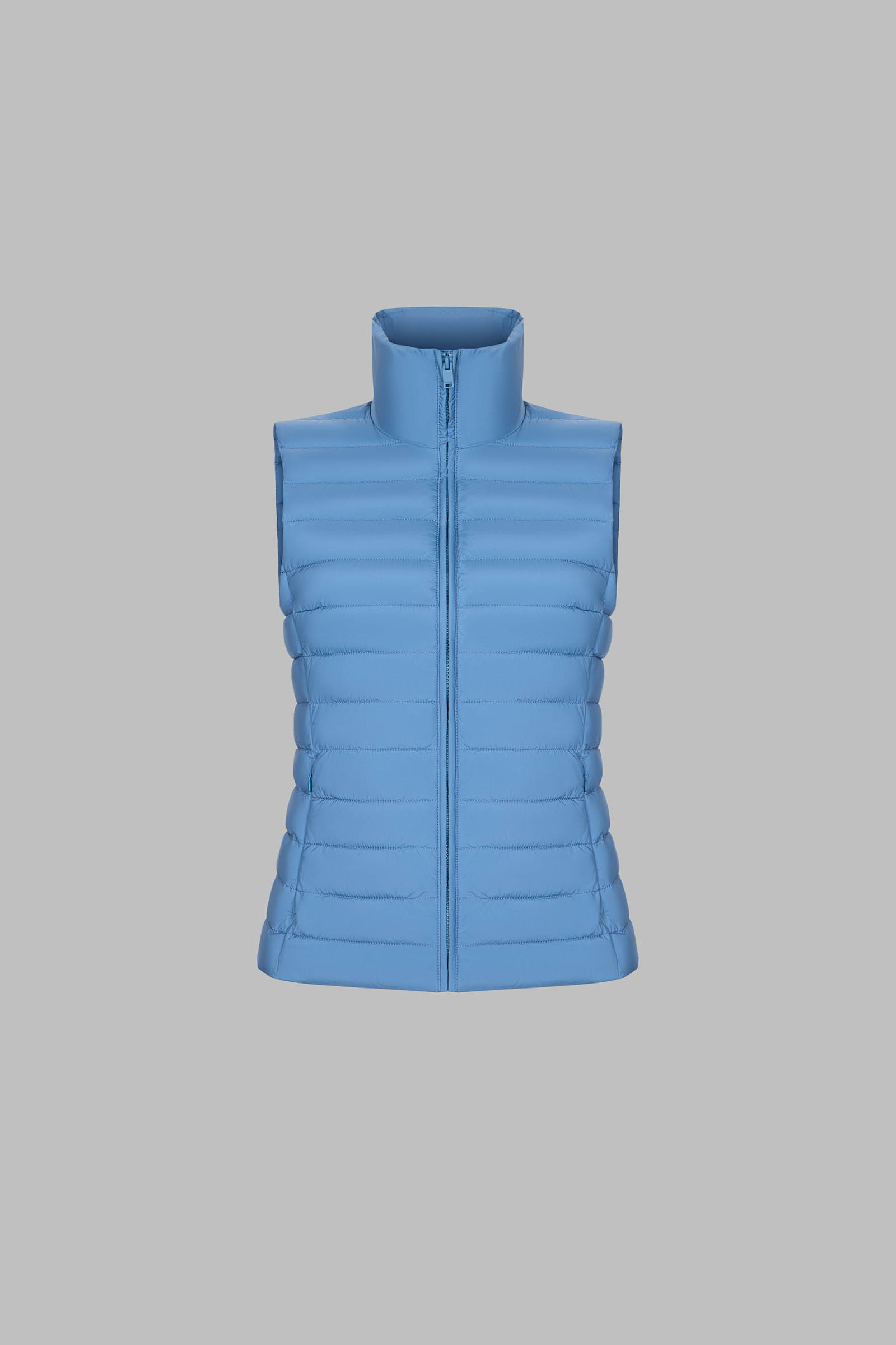 Утепленный жилет приталенного кроя