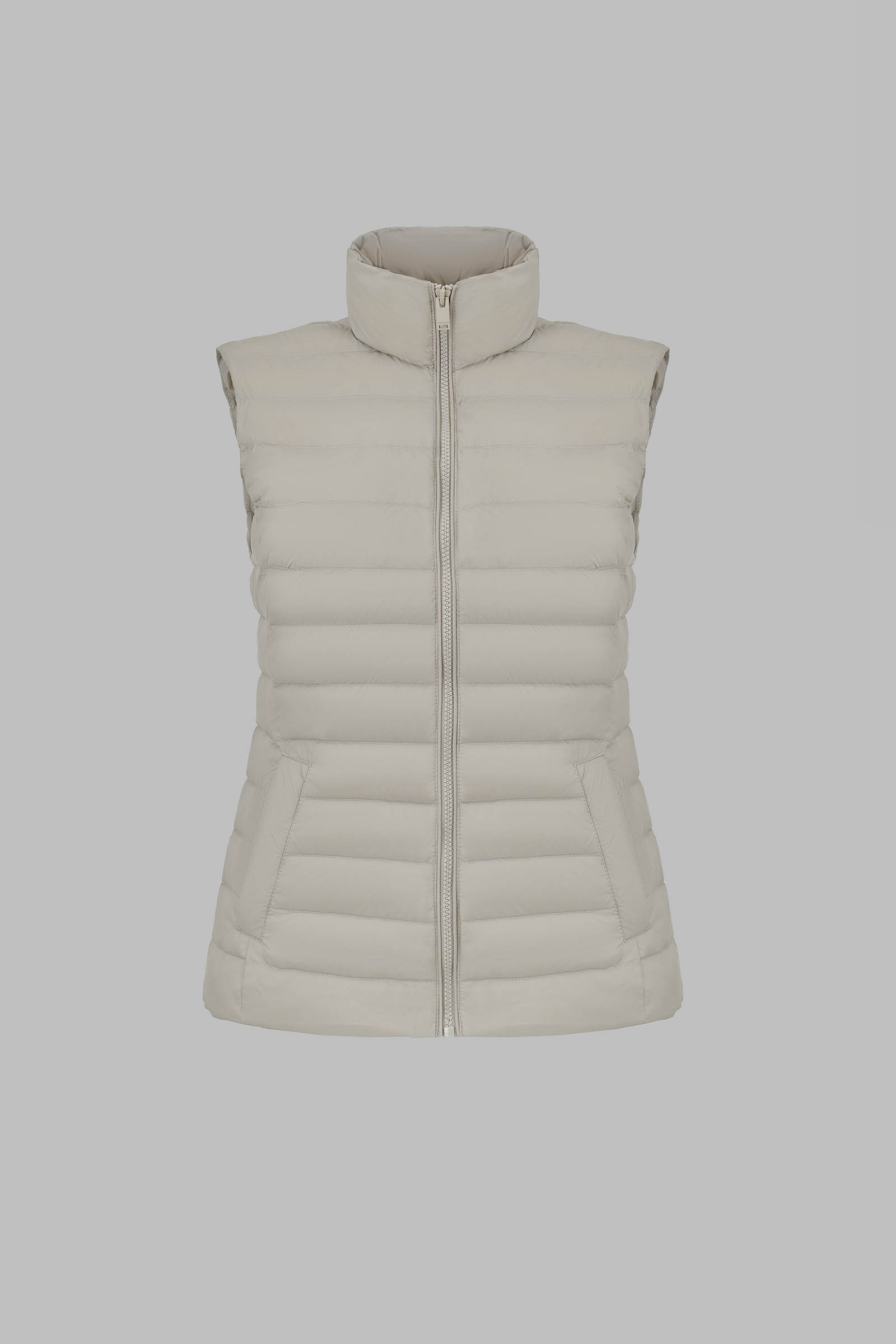 Стеганый пуховый жилет