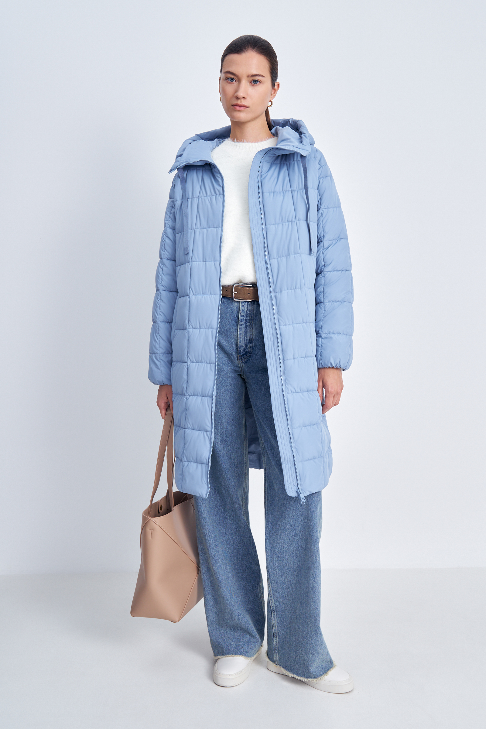 Пуховое пальто с капюшоном