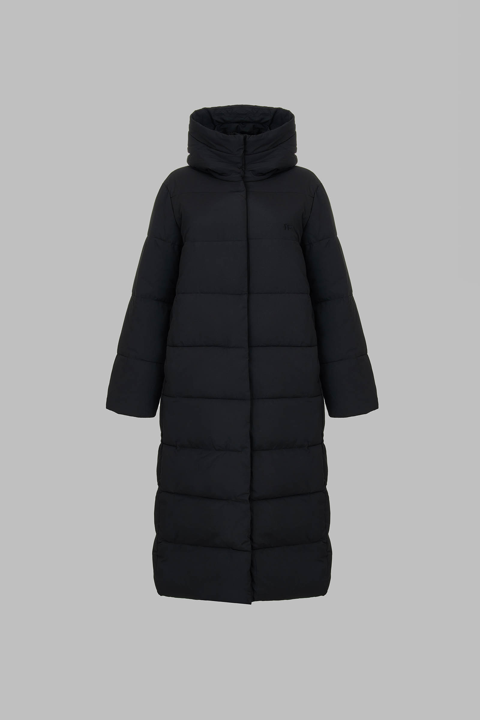Утепленное пальто с капюшоном
