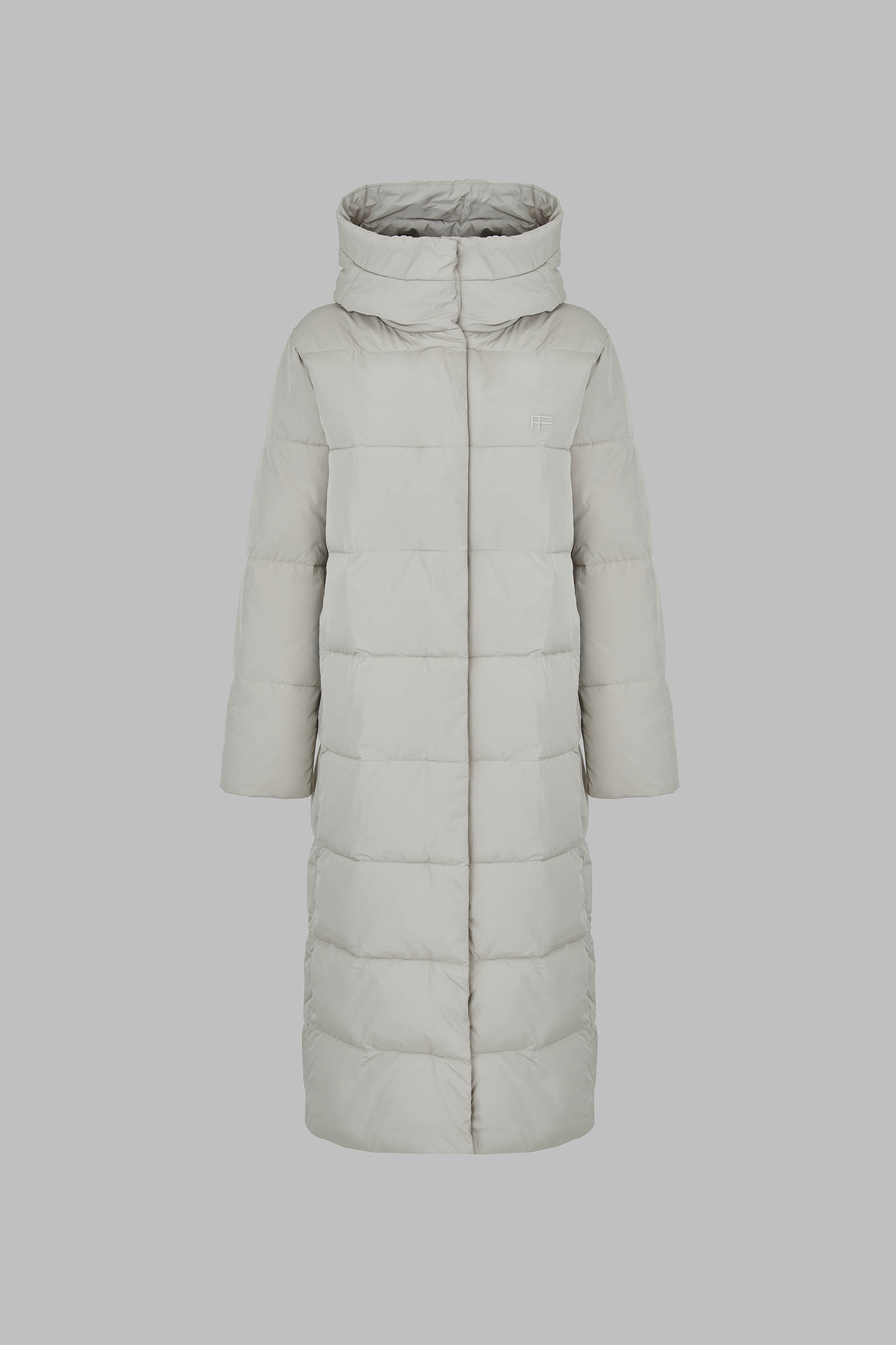 Утепленное пальто с капюшоном