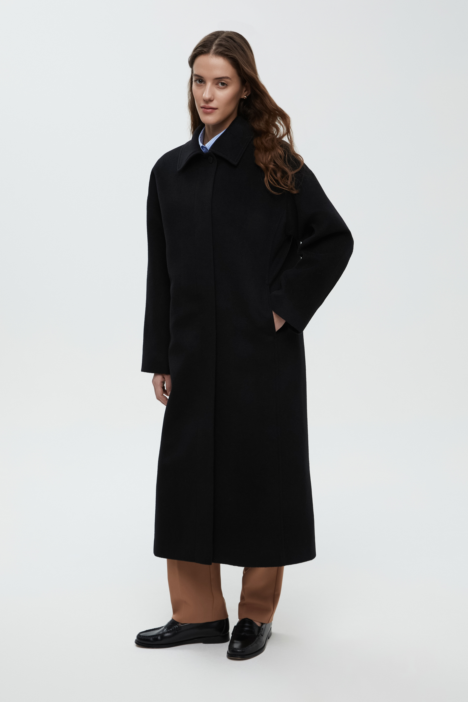 Однобортное пальто из шерсти и шелка