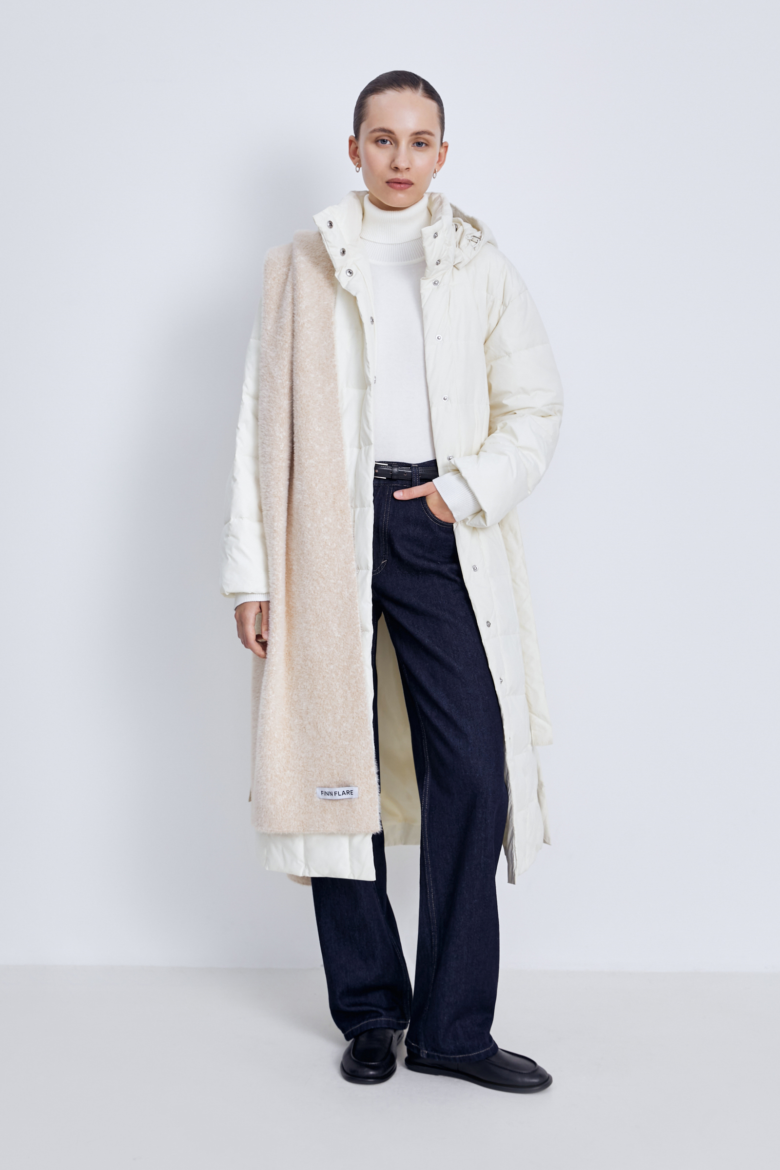 Стеганое утепленное пальто с капюшоном