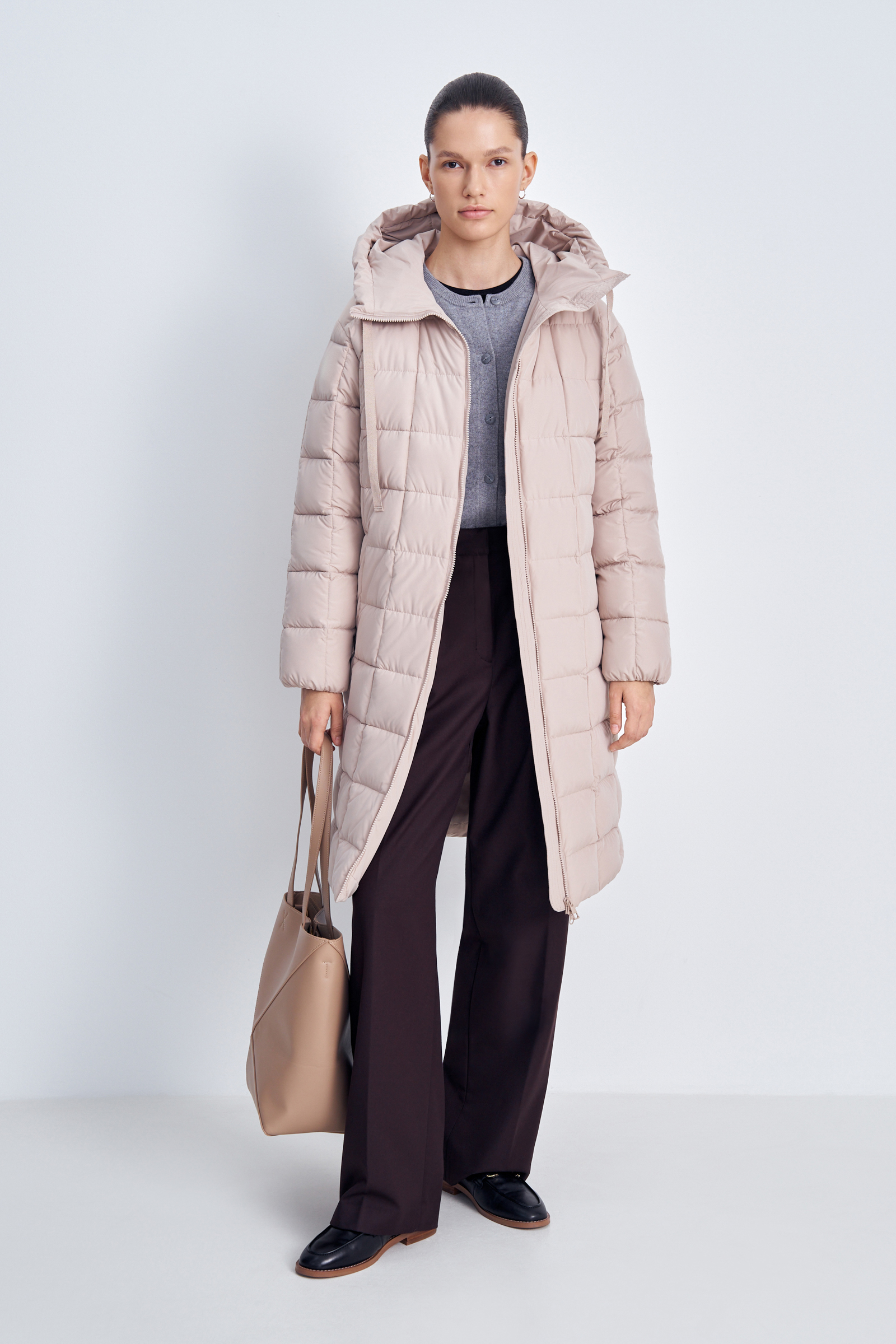 Пуховое пальто с капюшоном