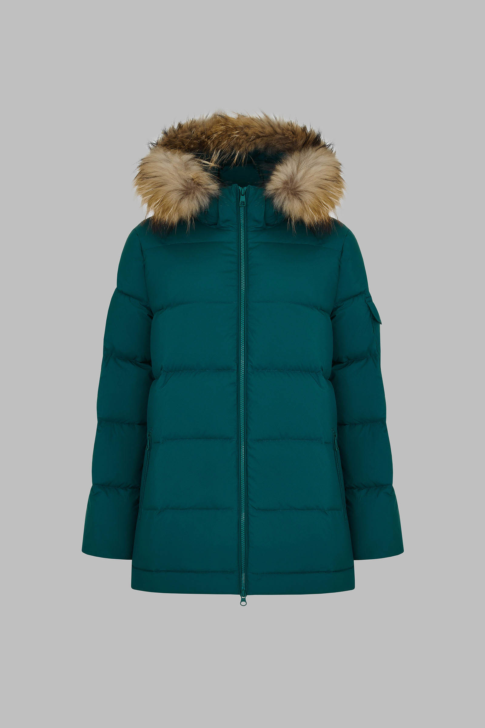 Пуховик с капюшоном и опушкой из натурального меха