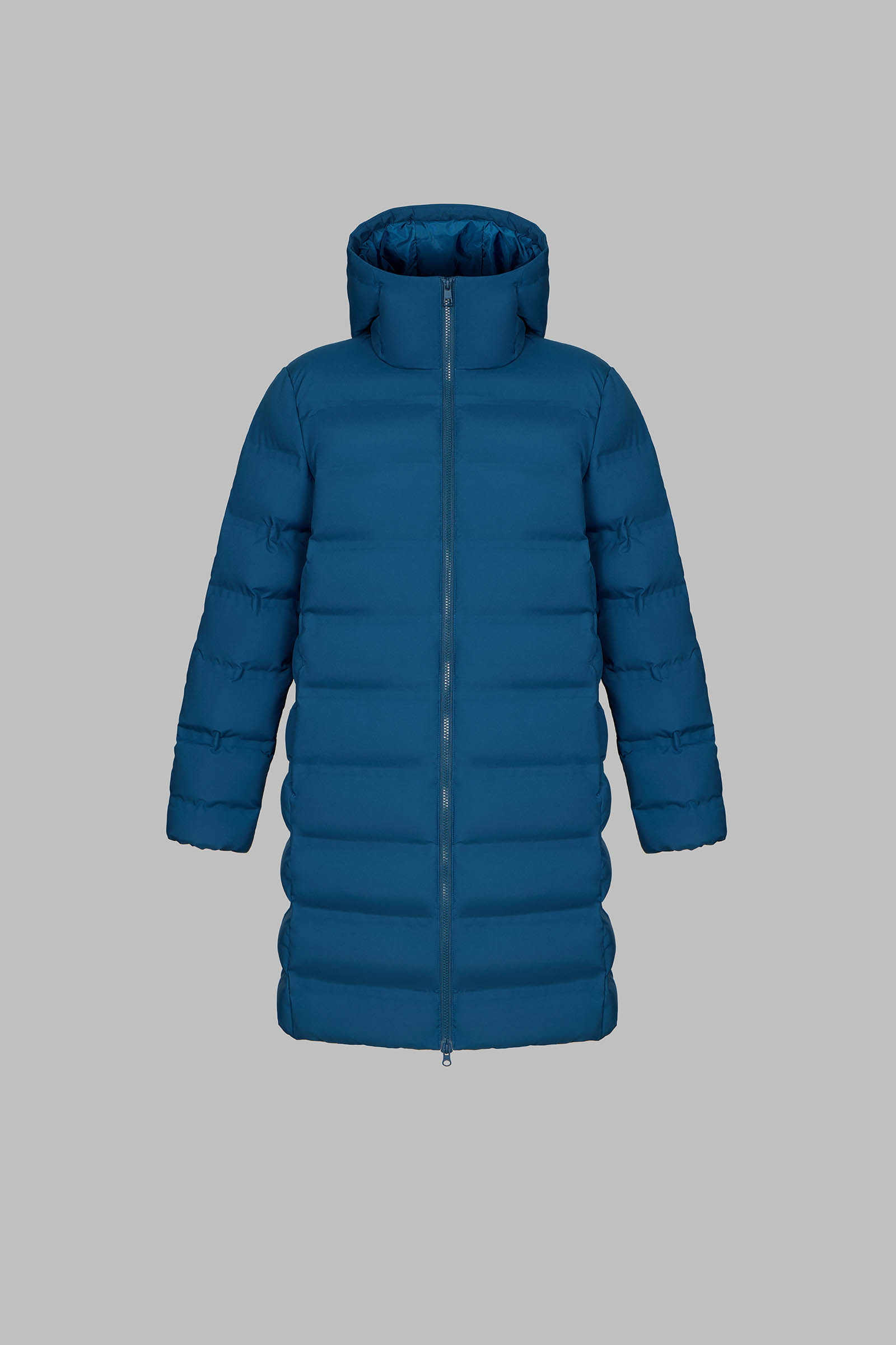 Утепленное пальто с капюшоном