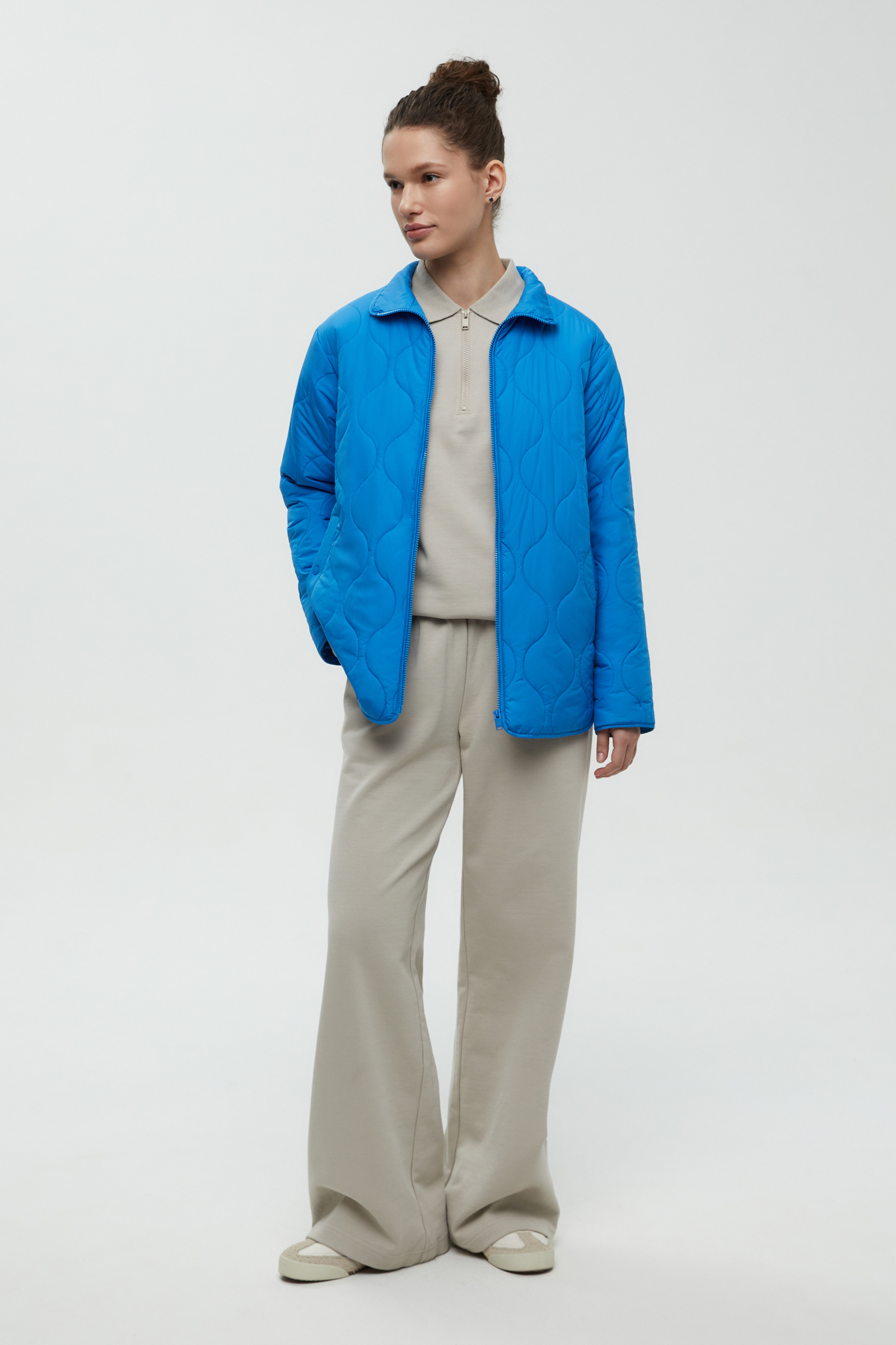 Стеганая утепленная куртка с воротником-стойкой