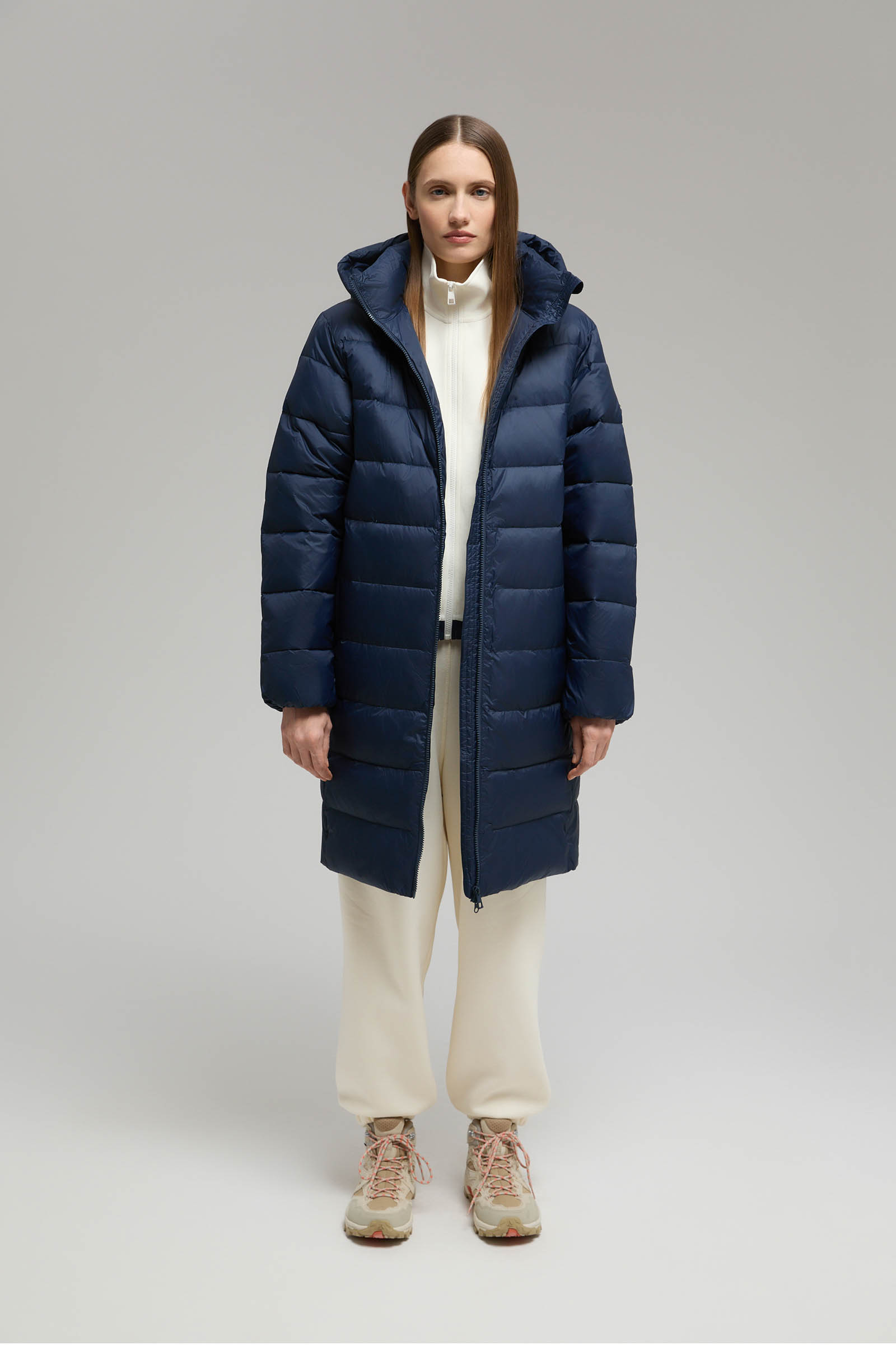 Пуховое пальто со съемным капюшоном