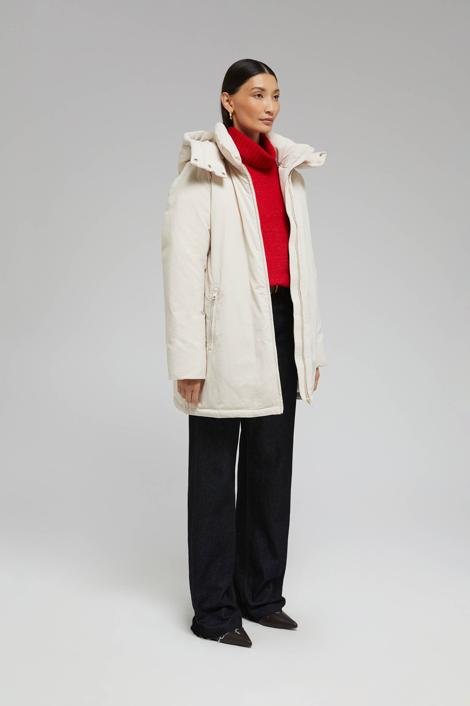 Утепленная куртка с капюшоном