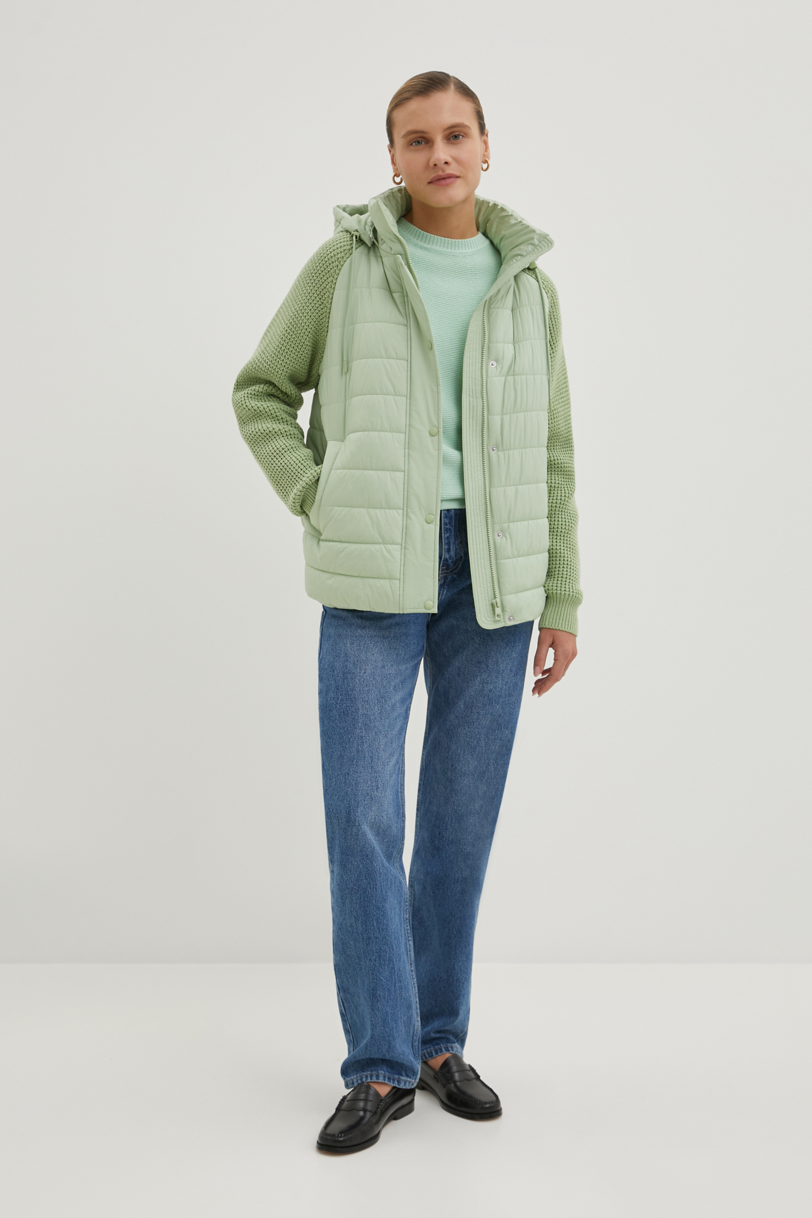 Утепленная куртка с вязаными рукавами