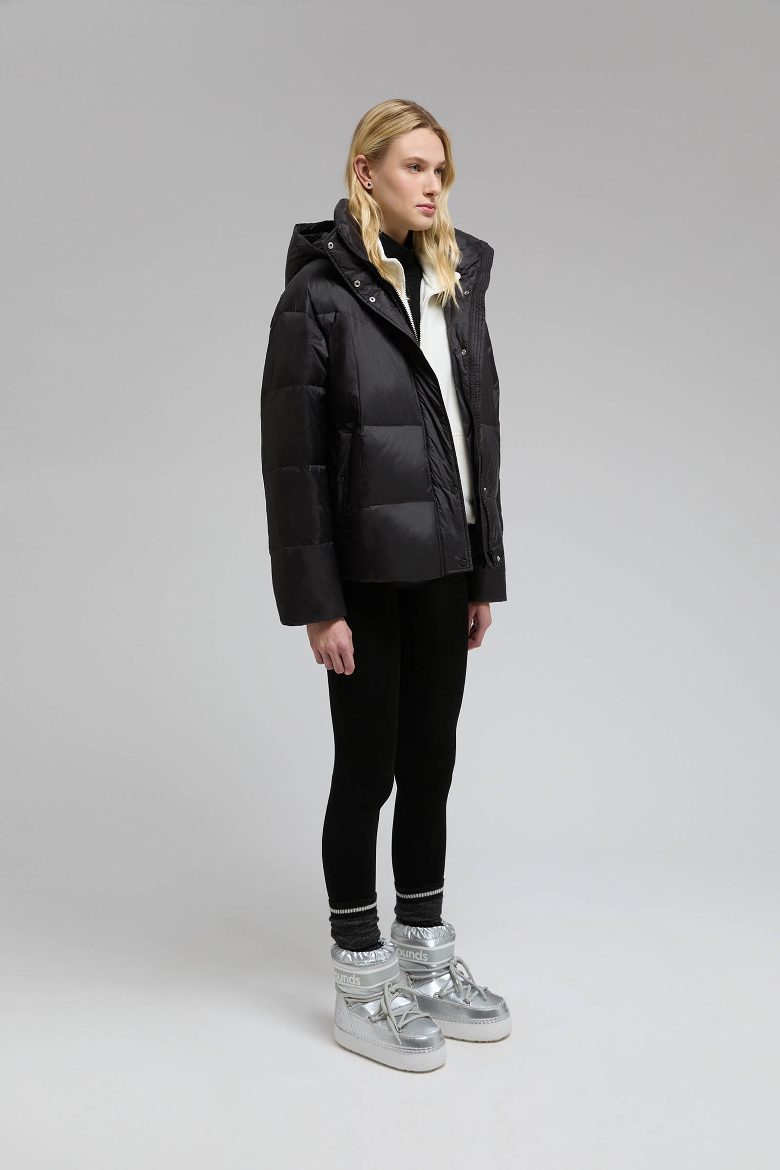 Пуховик со съемным капюшоном