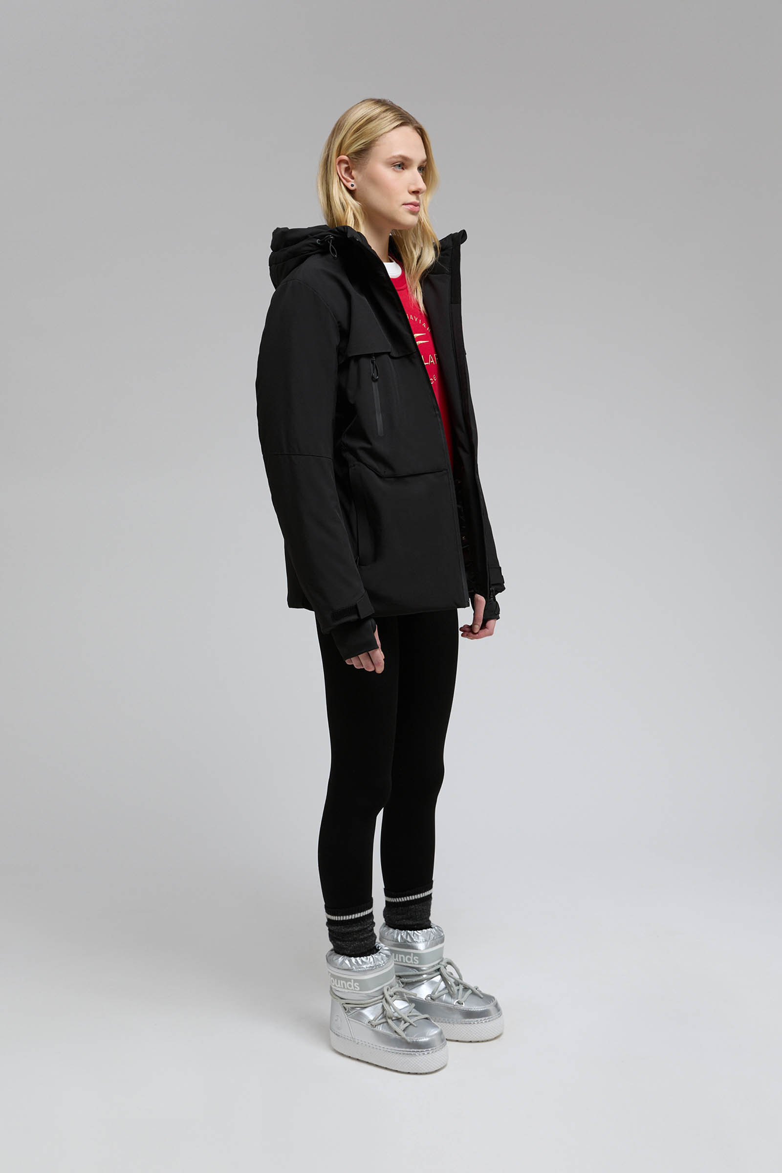 Горнолыжная куртка полуприлегающего силуэта