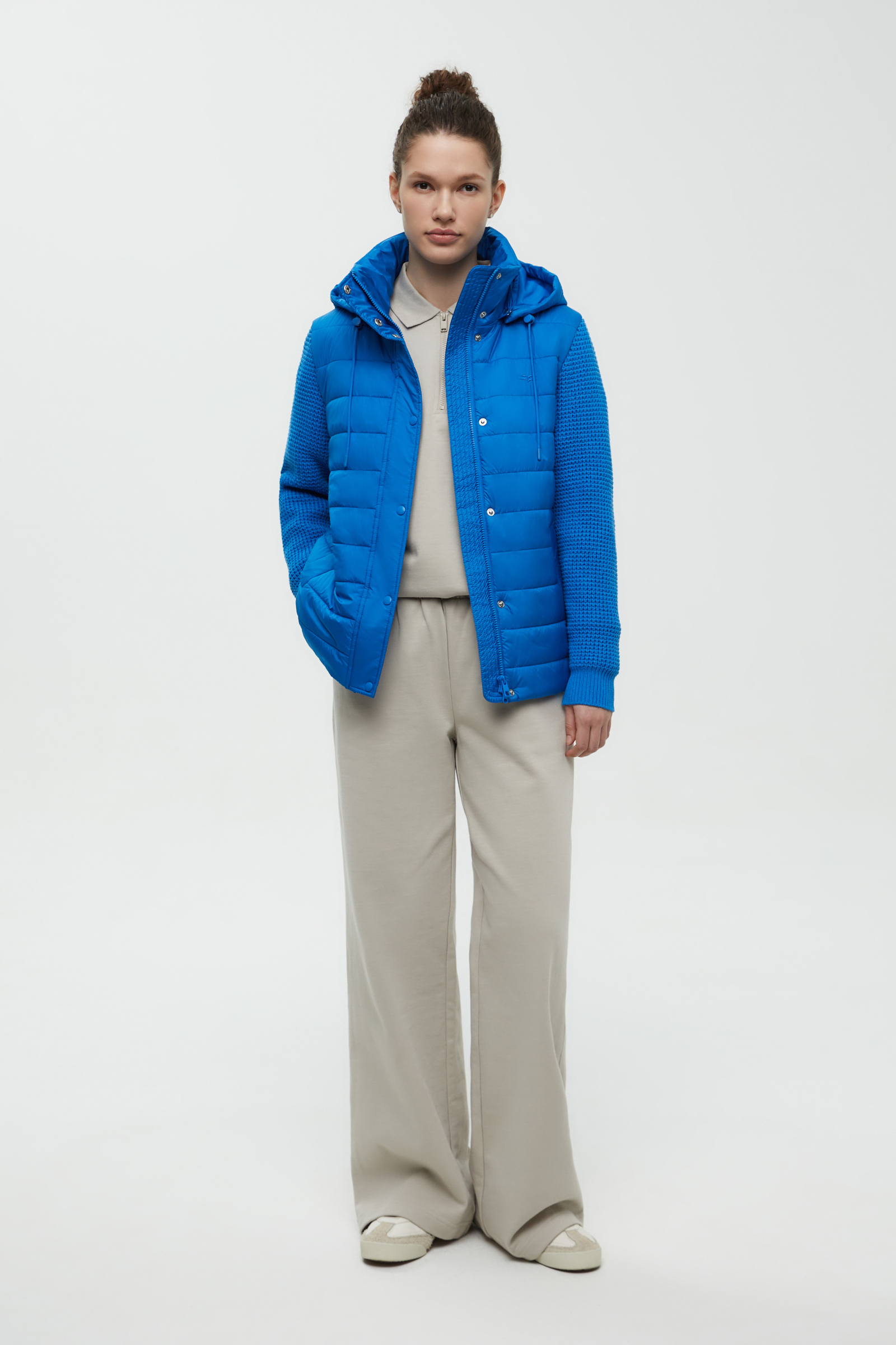 Утепленная куртка с вязаными рукавами