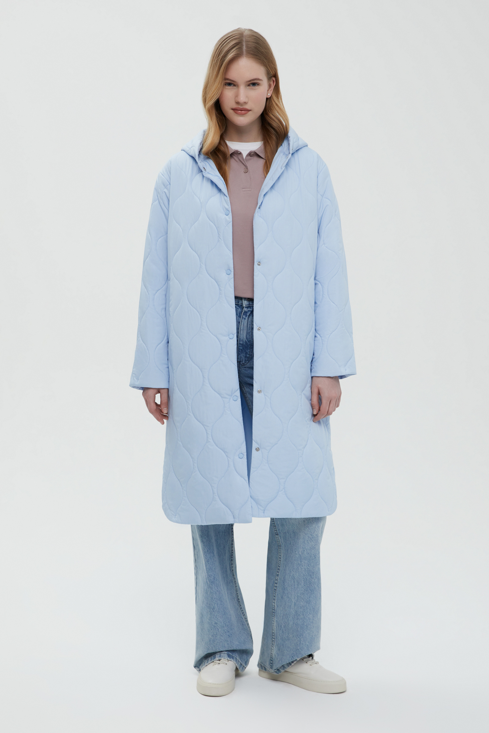 Утепленное пальто А-силуэта с капюшоном