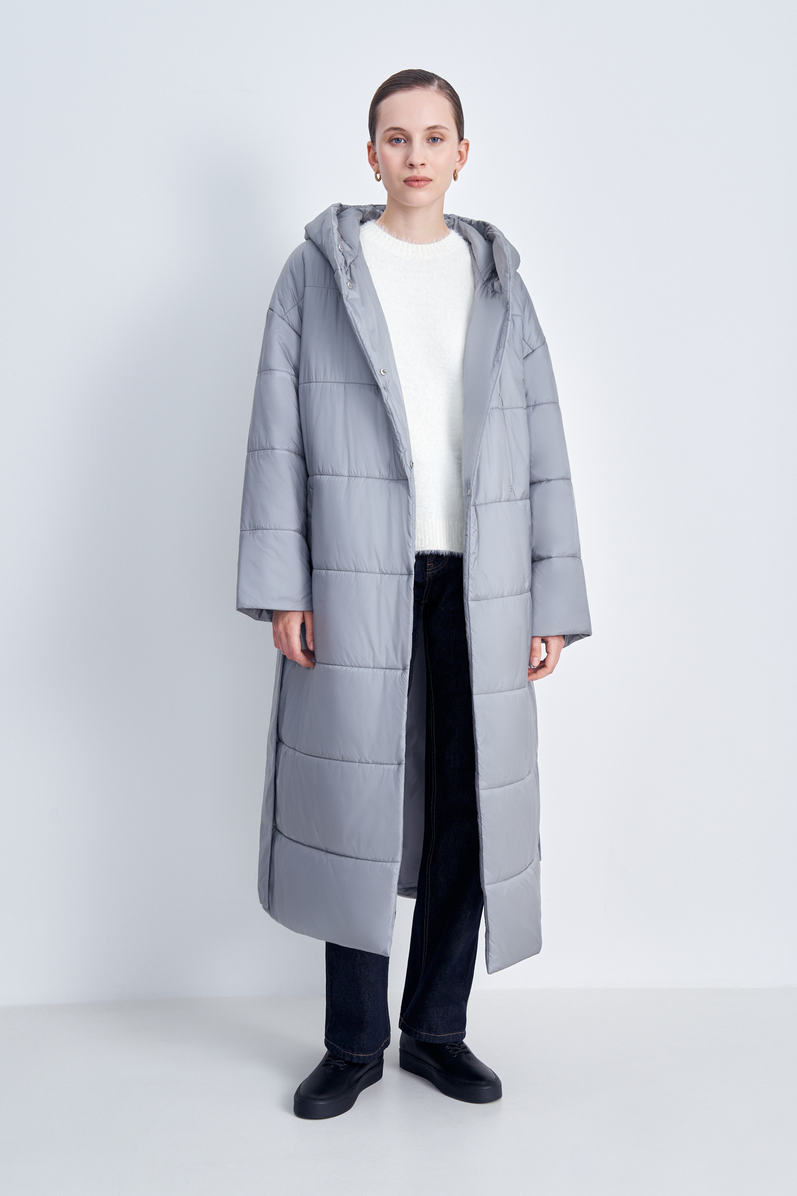 Стеганое утепленное пальто с поясом