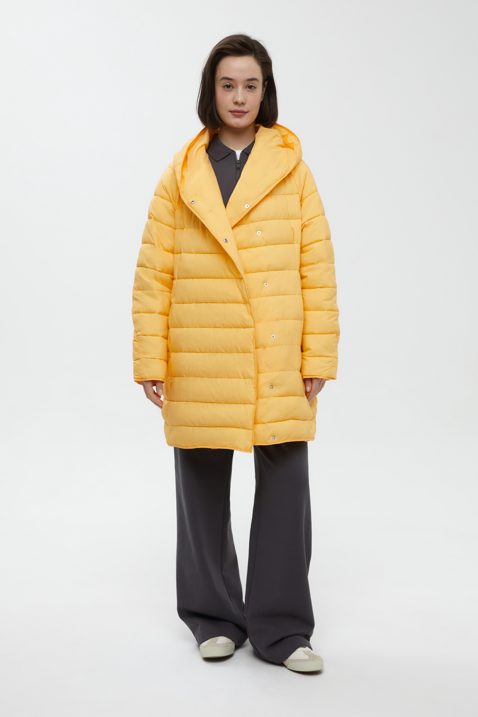 Утепленное полупальто с капюшоном