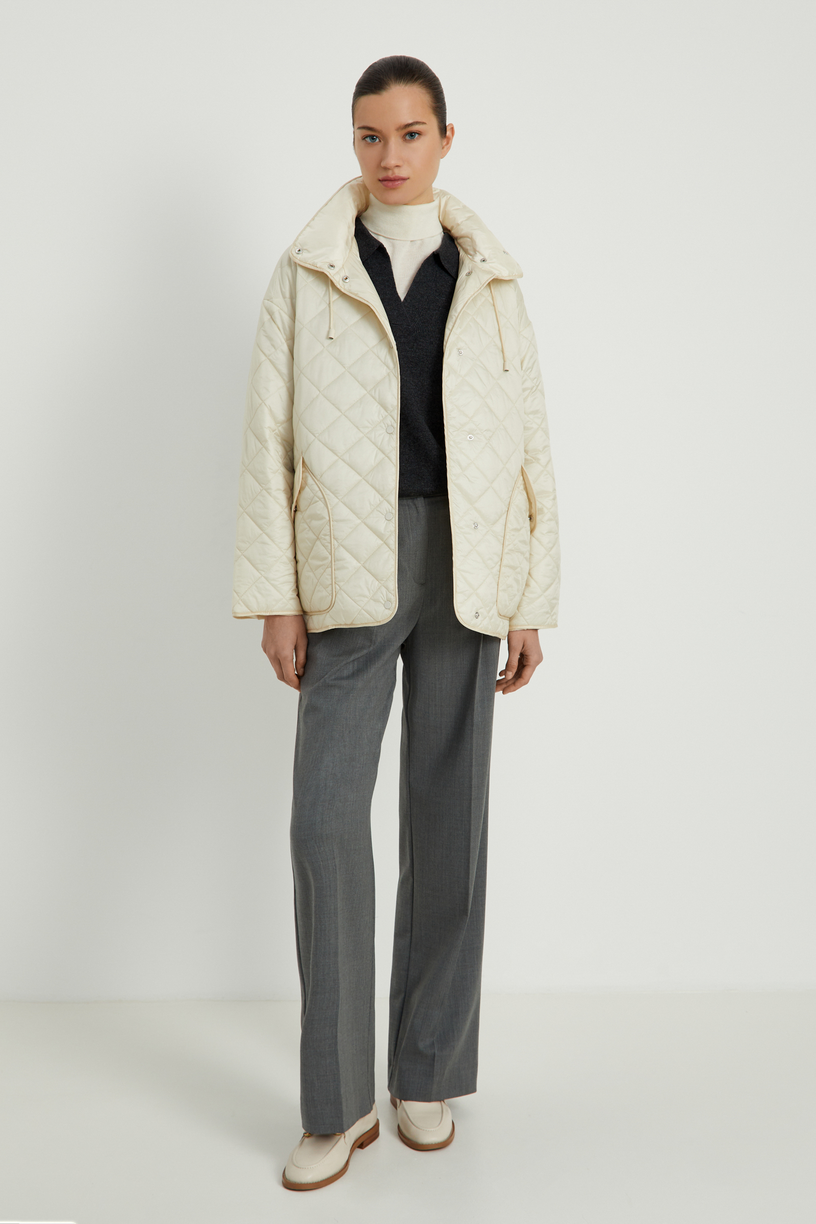 Утепленная куртка со съемным капюшоном